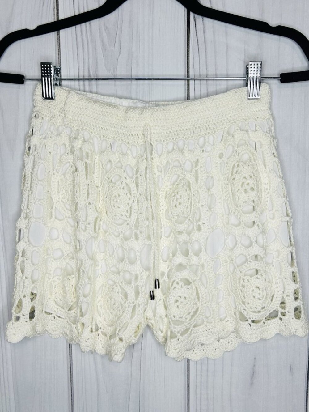 Umgee USA Women’s Crochet Lace Shorts Ivory Size M Boho Festival Drawstring